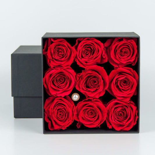 One year roses in black box (9 roses)