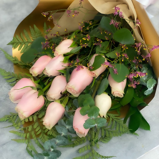 Bouquet Dozen Light Pink Roses